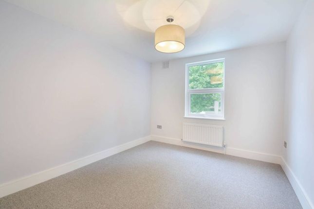 Terraced house for sale in Searles Road, Elephant And Castle, London