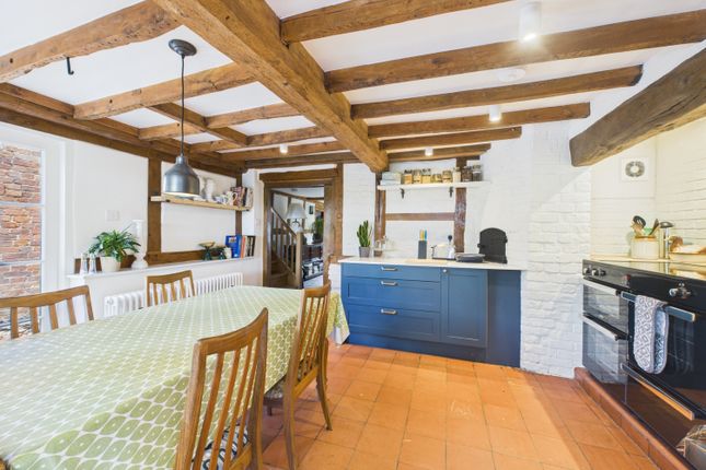 Cam01791G0-Pr0189-Still002