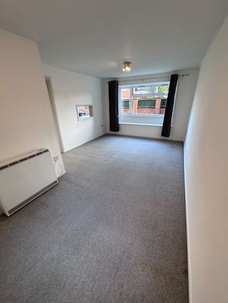 Old Bath Court, Maidenhead photo 2