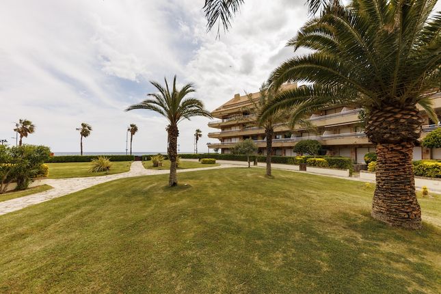 Thumbnail Apartment for sale in Sant Antoni De Calonge, Costa Brava, Catalonia
