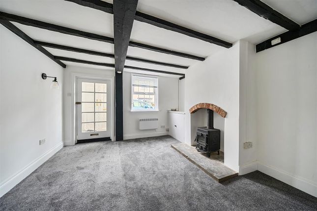 23, Cherry Orchard, Warwick photo 2
