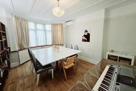 24 Cranbourne Gardens, Temple Fortune, Golders Green photo 4