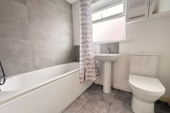 5, Sutton-in-Ashfield photo 5