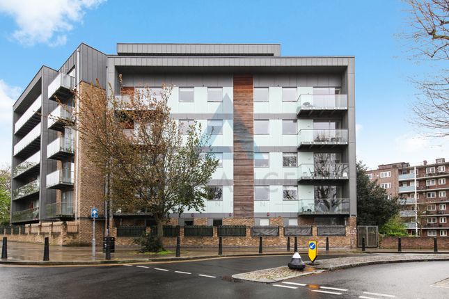Flat to rent in Sotherby Court, 43 Sewardstone Road, London