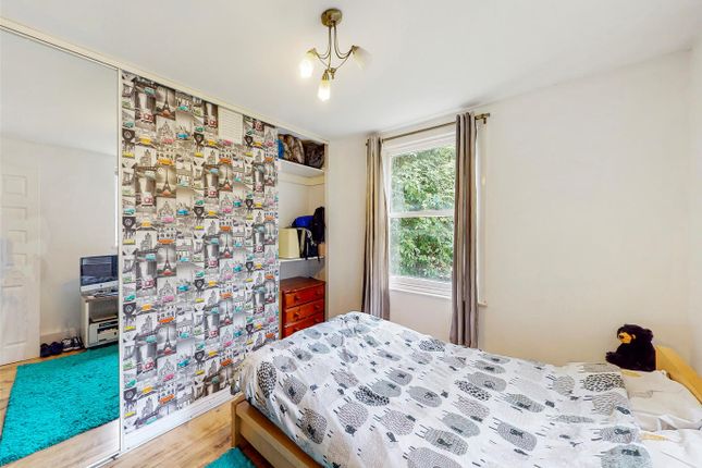 Flat for sale in Ashmore Road, Maida Hill, London