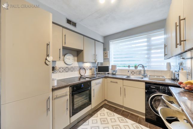 108, Culvers Avenue, Carshalton photo 4