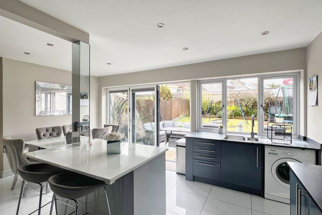 37 Wernlys Road, Bridgend photo 4