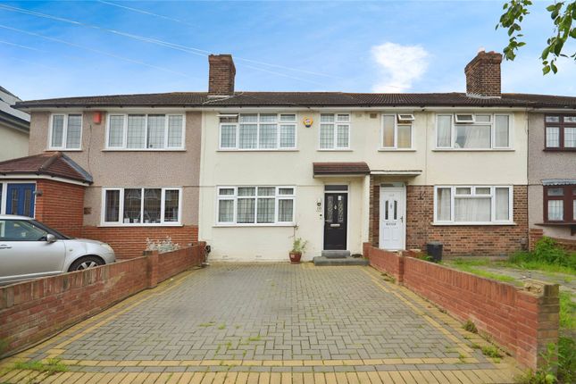 Terraced house to rent in Northwood Avenue, Hornchurch, Essex