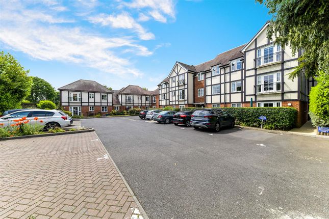 Flat for sale in Bolters Lane, Banstead