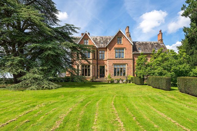 Thumbnail Country house for sale in Bromyard Road, Crown East, Worcestershire