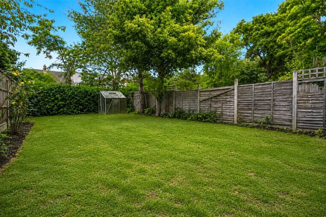 7, Woodlands Gardens, Walthamstow photo 3