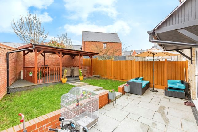 27, Poppyfield Road, Northampton photo 2