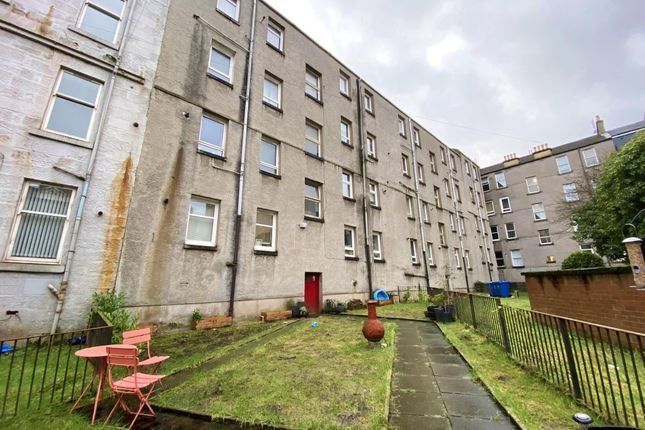 Flat to rent in 91 Roslea Drive, Dennistoun, Glasgow