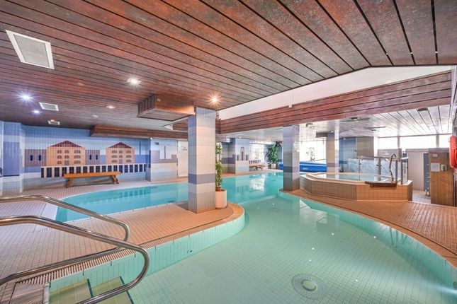 2-bed flat on Free Trade Wharf, Wapping, £500,000
