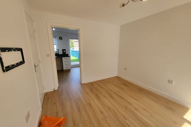 37 Aidans Close, Doncaster photo 3