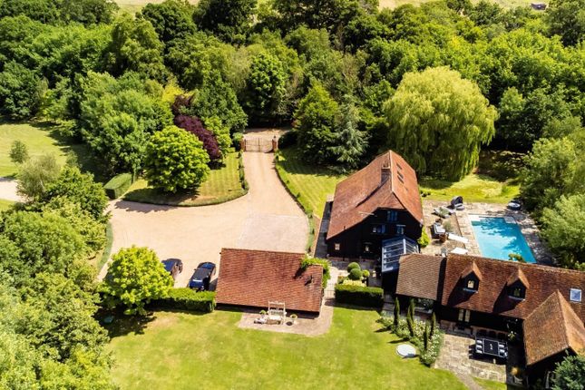 Barn conversion to rent in Mount Road, Theydon Garnon, Epping