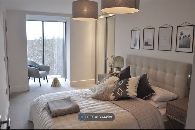 Flat, Rossetti Court Archway Road, London photo 2