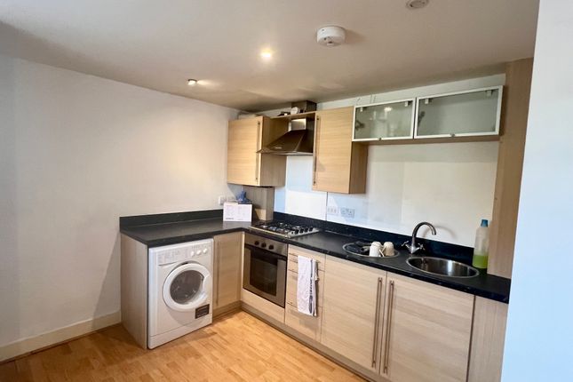 Apt 9, Wakefield photo 2