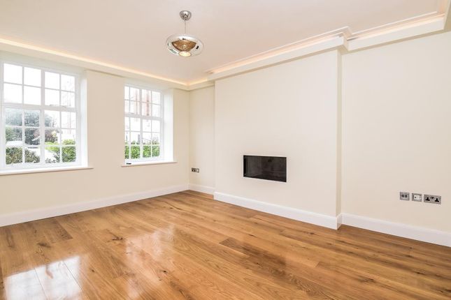 Thumbnail Flat to rent in Richmond Hill Court, Surrey