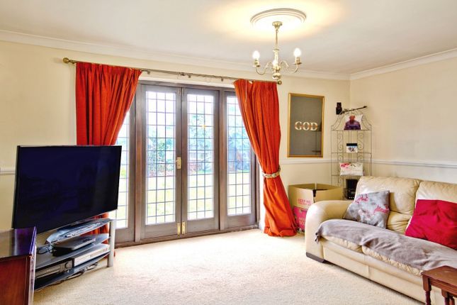 30, Westlake Avenue, Basildon photo 4
