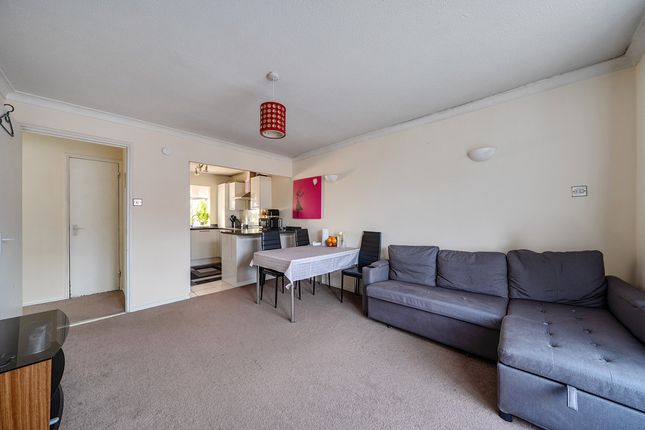20, Buttermere Close, Morden photo 3