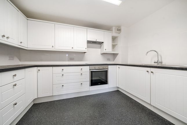 Flat 47, Summerlands Lodge,, Farnborough Common, Orpington photo 4