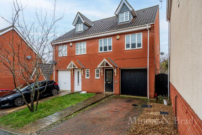 Thumbnail Town house to rent in Caddow Road, Norwich