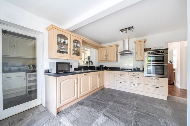3, Rupert Avenue, High Wycombe photo 3