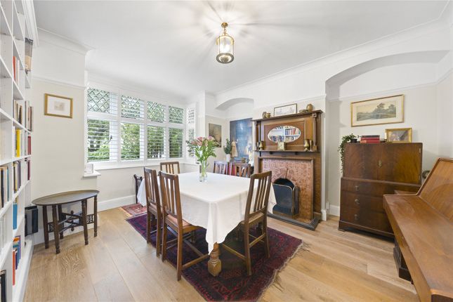 2, Clinton Avenue, Surrey photo 4