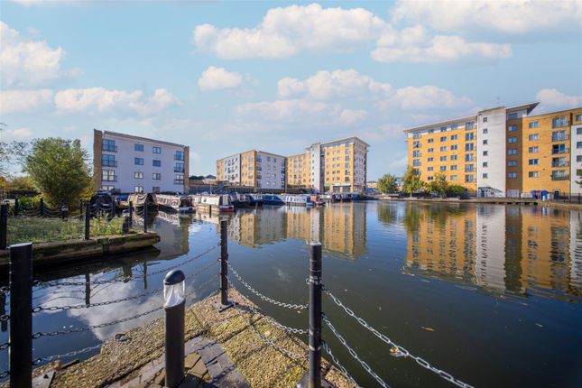 2-bed flat on 4, Middlewich House, Taywood Road, Northolt, £290,000