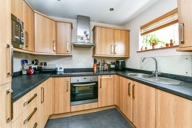 Flat for sale in Moggs Mead, Petersfield, Hampshire