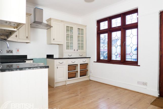 Suttons Avenue, Hornchurch photo 4