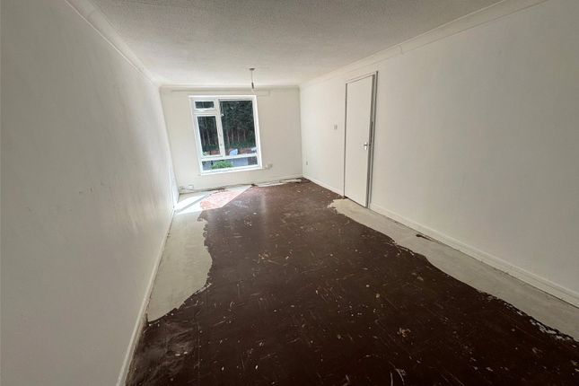45 Loxley Court,, Limbrick Close, Sheffield photo 4