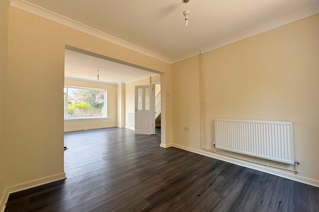 21, Dythel Park, Pen-Y-Mynydd, Llanelli photo 5