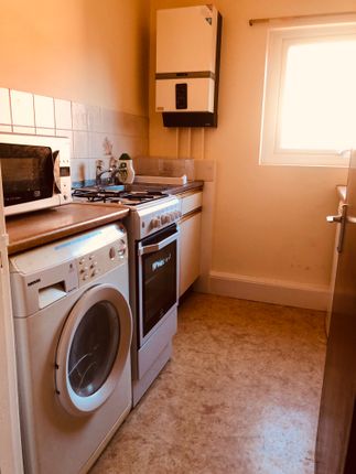 Flat 4, Cardigan Road 65, Leeds photo 2