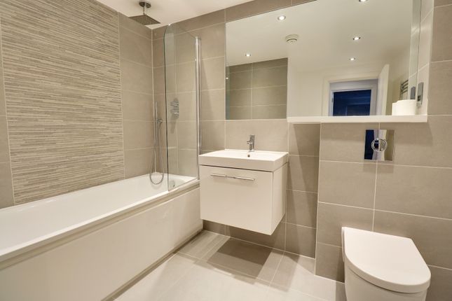 Flat 5, Tallis House, Bromley photo 4