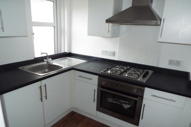 Flat to rent in Beaumont Road, Worthing