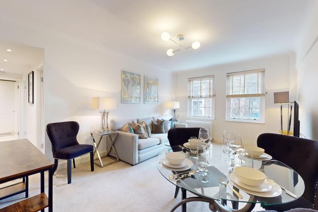 Duplex to rent in Fulham Road, London