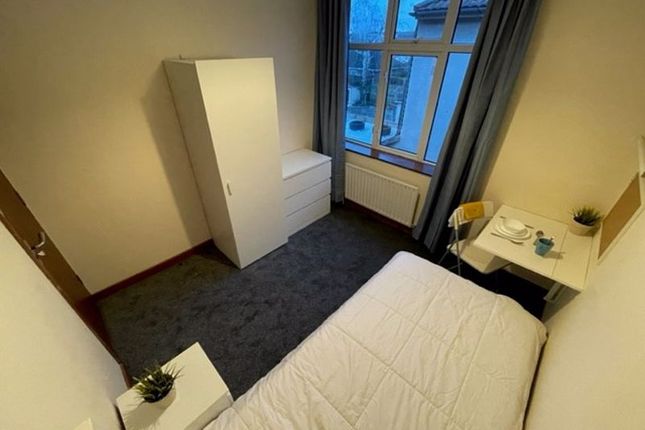 Room 5,, 29 Freemantle Road, Gosport photo 3