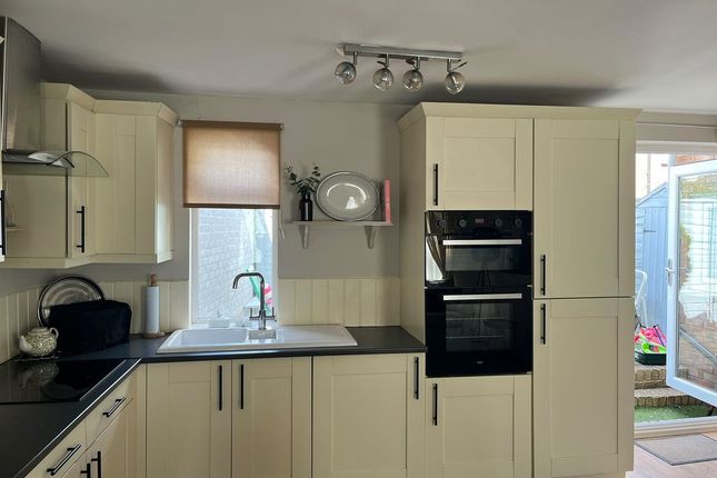 2 Woodbine Cottage, Malthouse Lane, Cheltenham photo 4