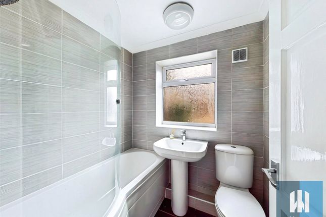 29, Halton Street, West Yorkshire photo 4