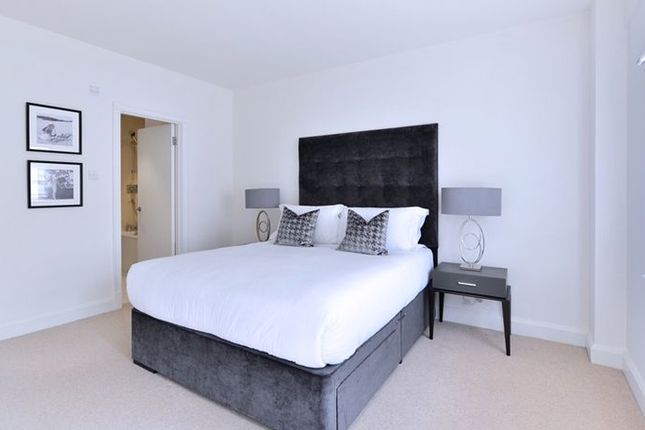 Pelham Court, 145,Flat 28, Fulham Road, London photo 4