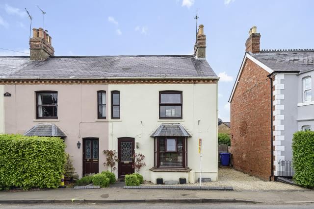 3-bed terraced on Astrop Road, Banbury, £300,000