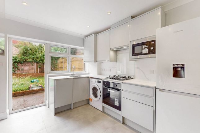 21 Geary Road, London photo 4