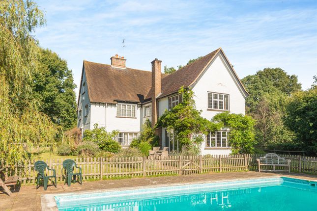 Thumbnail Cottage for sale in Darrs Lane, Northchurch, Berkhamsted, Herts HP4.