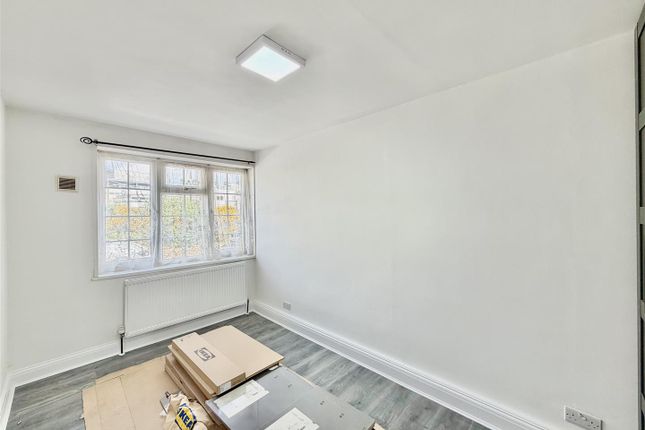 578, London Road, Ashford photo 4