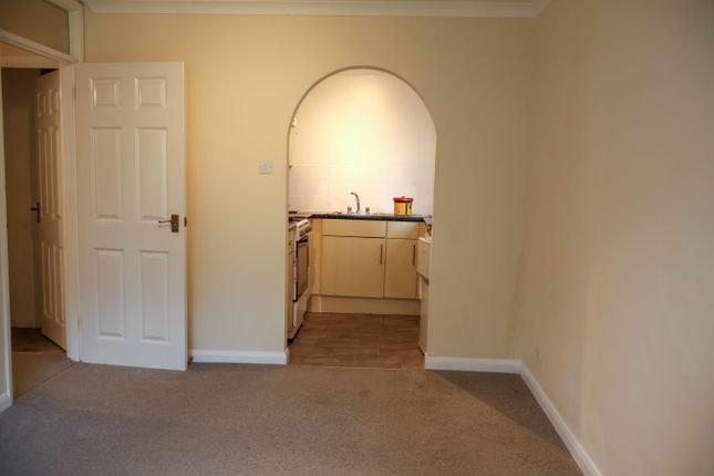 Flat 3, Churchdale, St. Georges Road, Aldershot photo 3