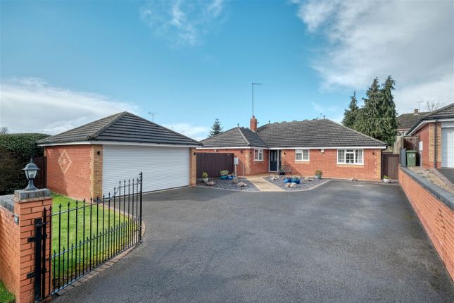 Thumbnail Bungalow for sale in Ullapool Close, Hunt End, Redditch