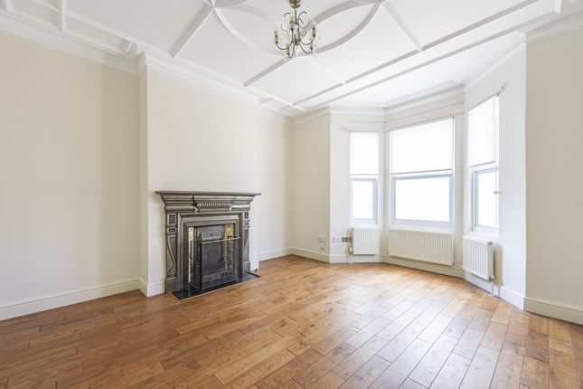 Flat to rent in Narcissus Road, London