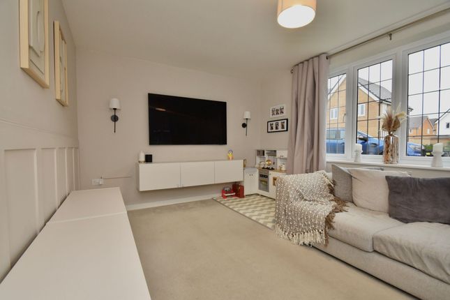 7 Penda Court, St. Neots photo 3